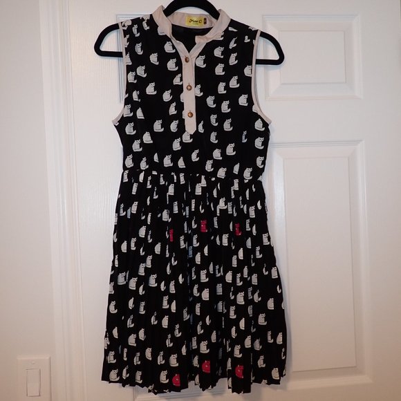 Adorable retro/pinup-inspired cat dress! - Picture 1 of 3